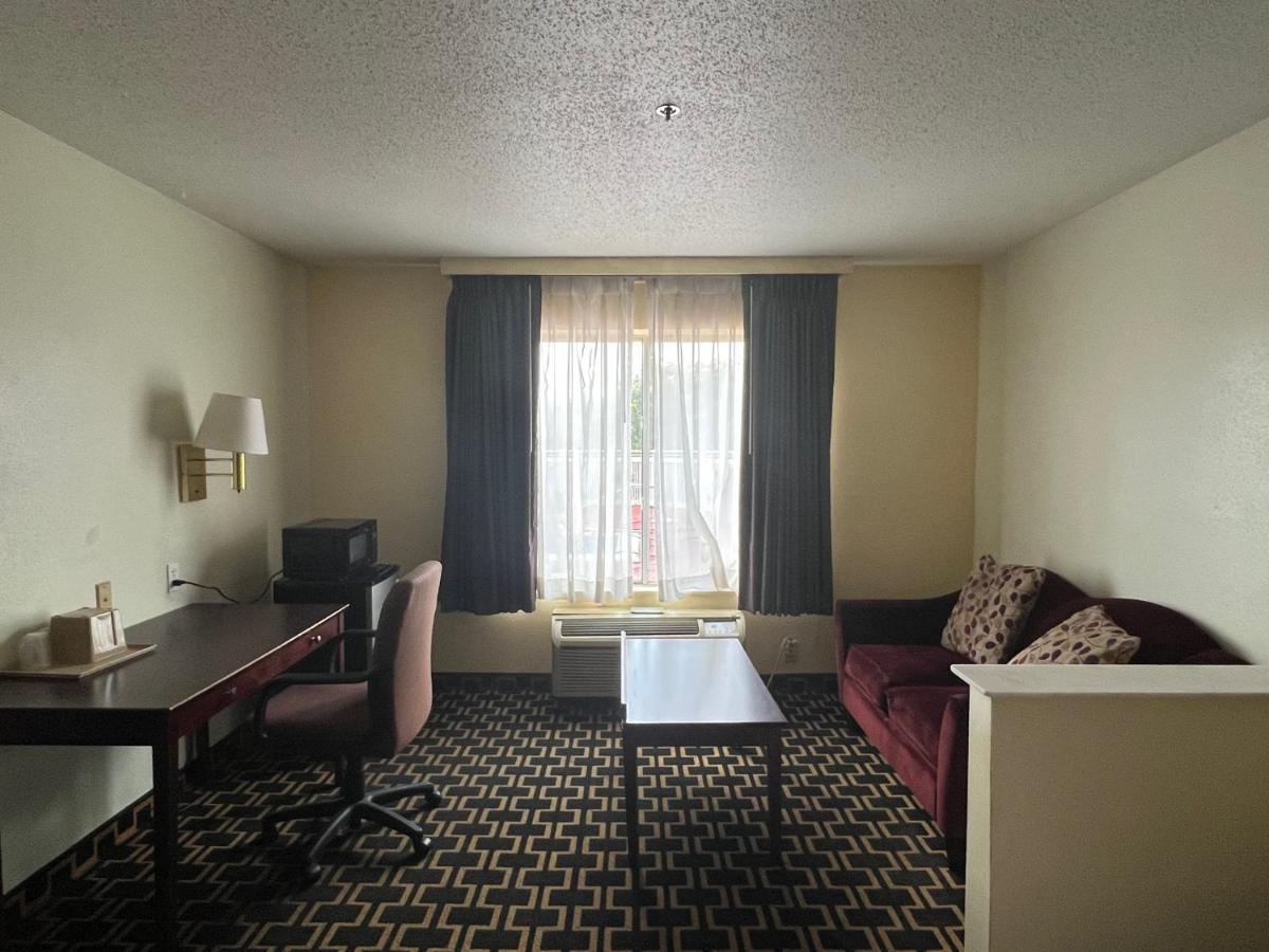 Budgetel Inns & Suites Fairfield ภายนอก รูปภาพ